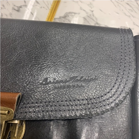 LORIANO TOLIANI Black Hand Crafted Leather Messenger Bag - Picture 10 of 16